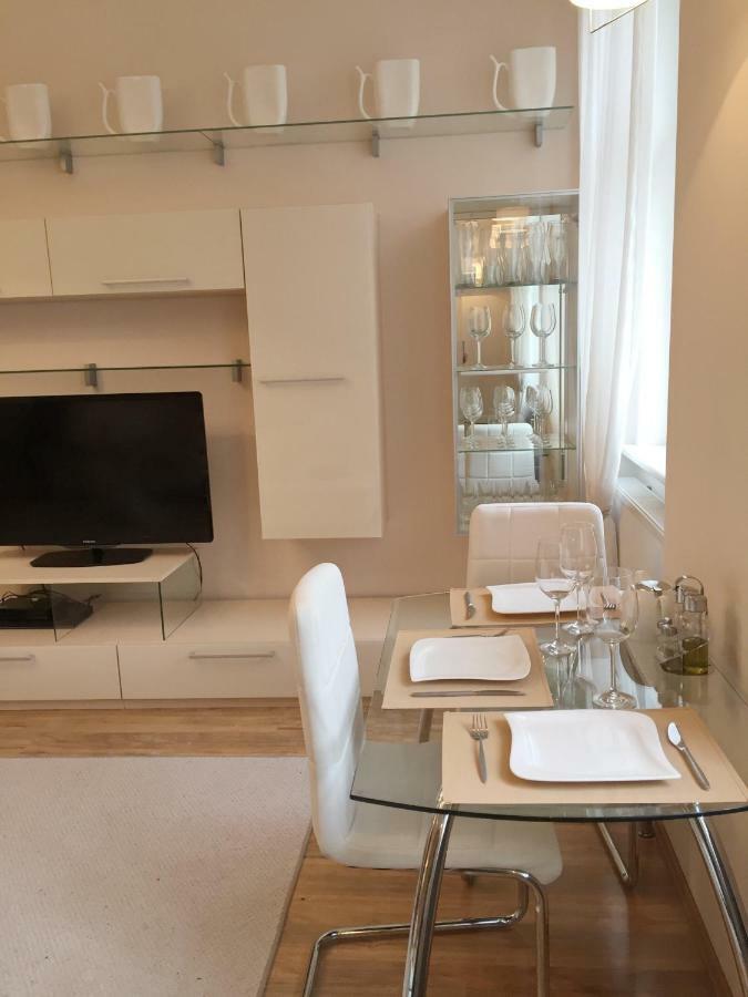 Apartment Dr. Becher Lux 60 M2 KLV Exterior foto